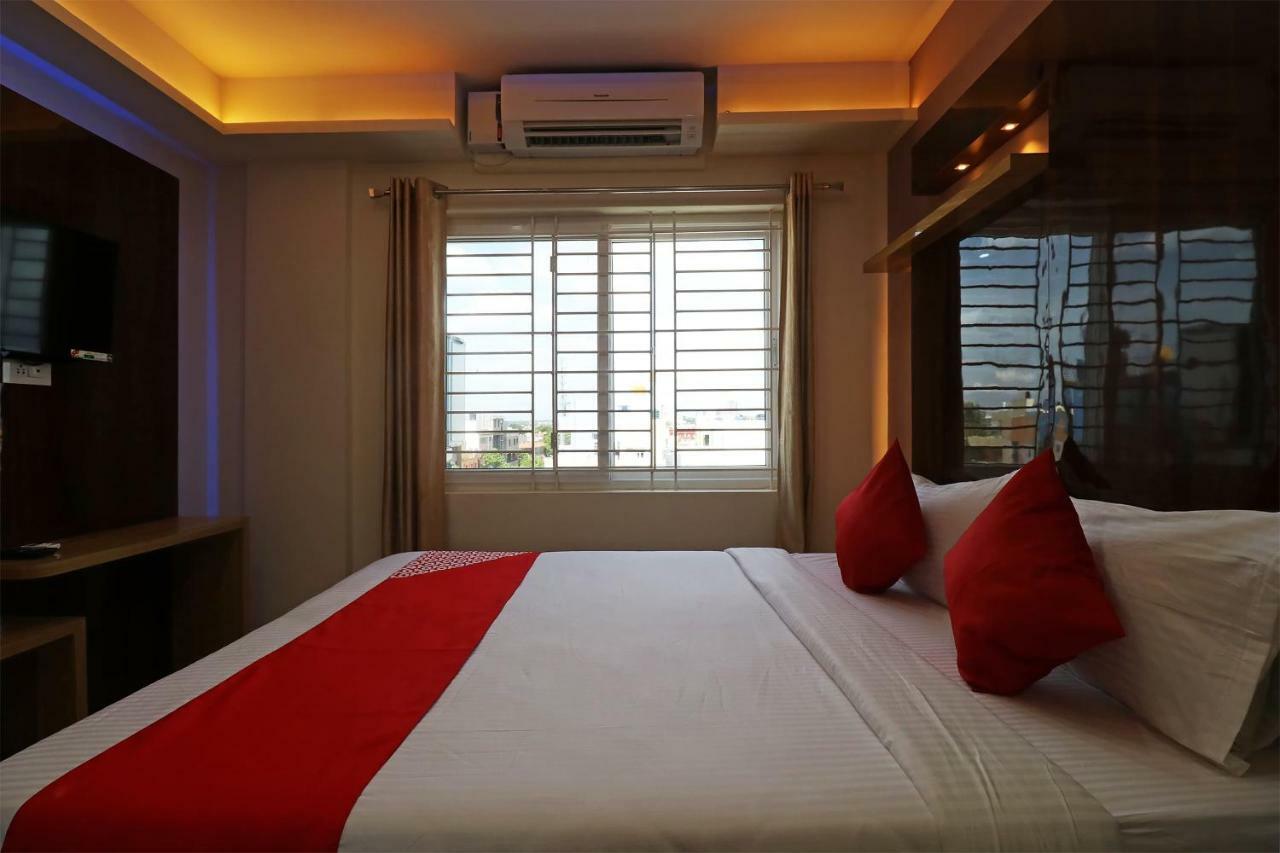Oyo 37349 Sai Palace Hotel Chik Bānavar Esterno foto