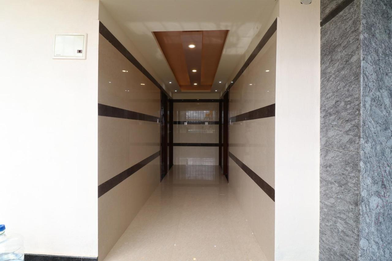 Oyo 37349 Sai Palace Hotel Chik Bānavar Esterno foto